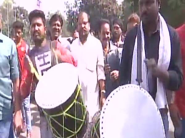 Chitrakoot assembly by polls: गुजरात चुनाव से पहले कांग्रेस की बड़ी जीत, भाजपा उम्मीदवार को 14133 वोटों से हराया