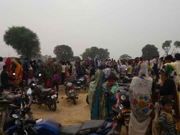 Four died after falling from bridge in Mathura, Uttar Pradesh.