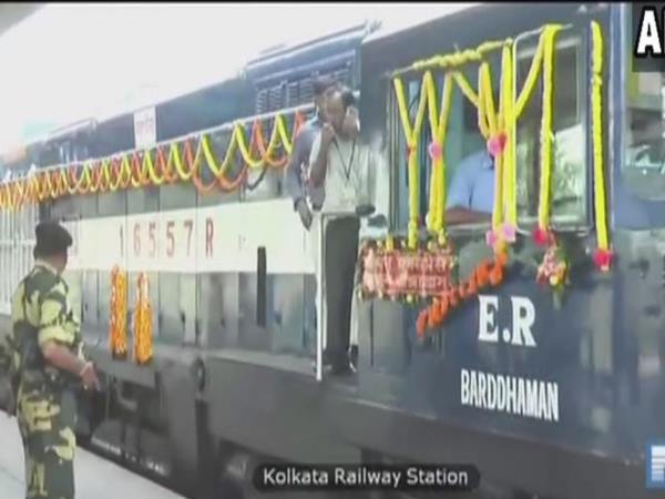 बंधन एक्सुप्रेस: कोलकाता से बांग्लादेश पहुंचेंगे 4 घंटे में बंधन एक्सुप्रेस: कोलकाता से बांग्लादेश पहुंचेंगे 4 घंटे में