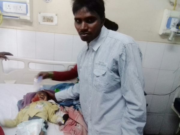 Parents of child found by GRP who was in Bareilly passenger train. Parents of child found by GRP who was in Bareilly passenger train.