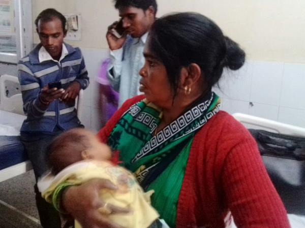 Parents of child found by GRP who was in Bareilly passenger train. Parents of child found by GRP who was in Bareilly passenger train.