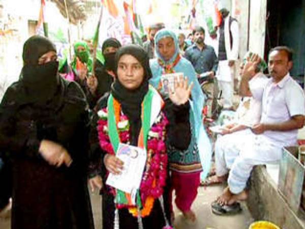 Congress divyang Candidate ask votes strongly in Allahabad Congress divyang Candidate ask votes strongly in Allahabad