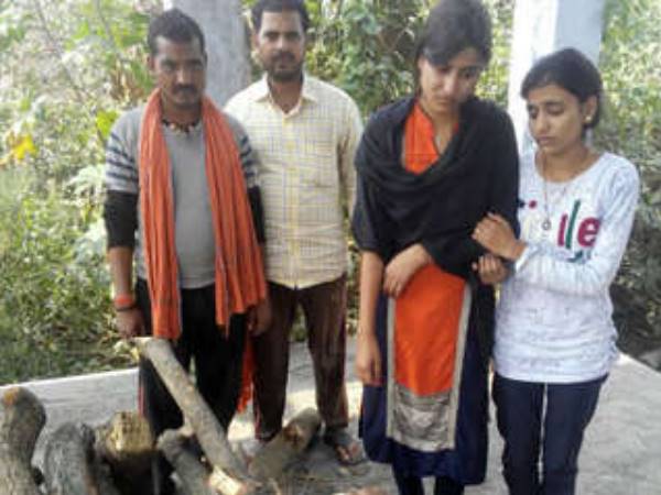 Son not reached on father's death, daughters untraditionally do funeral in Bihar