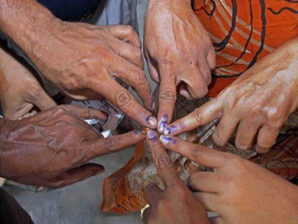 Varanasi BJP Mayor Candidate play high tech challenge