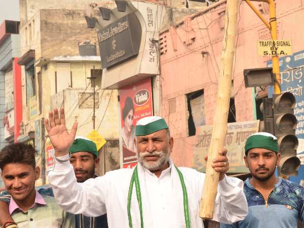Clash between farmers and police on sugarcane in Saharanpur