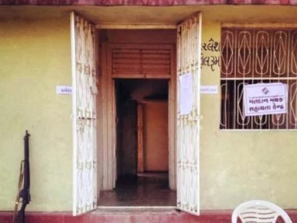 polling booth 