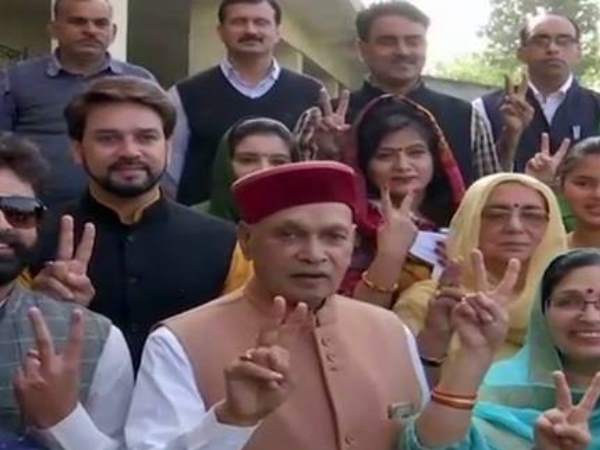 Virbhadra Singh and PK Dhumal voted in Himachal Pradesh election