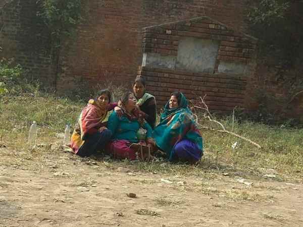 Wife died in road accident in front of husband in Himachal Pradesh.