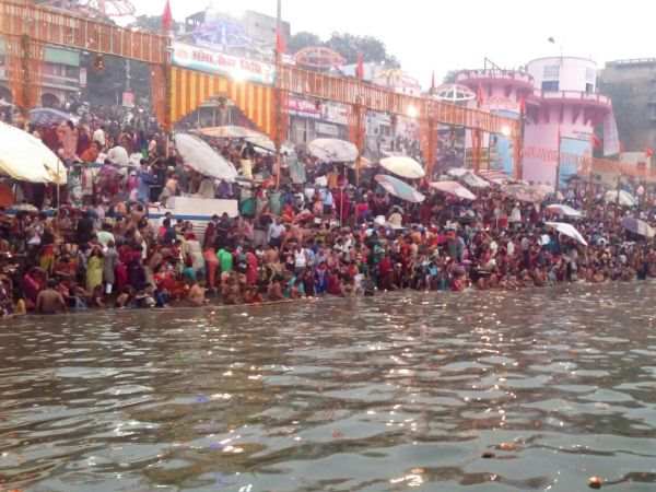 Kartik Purnima 2017: Ganga Ghat of Varanasi Kartik Purnima 2017: Ganga Ghat of Varanasi