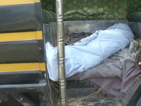 A son killed his mother by axe in Gonda