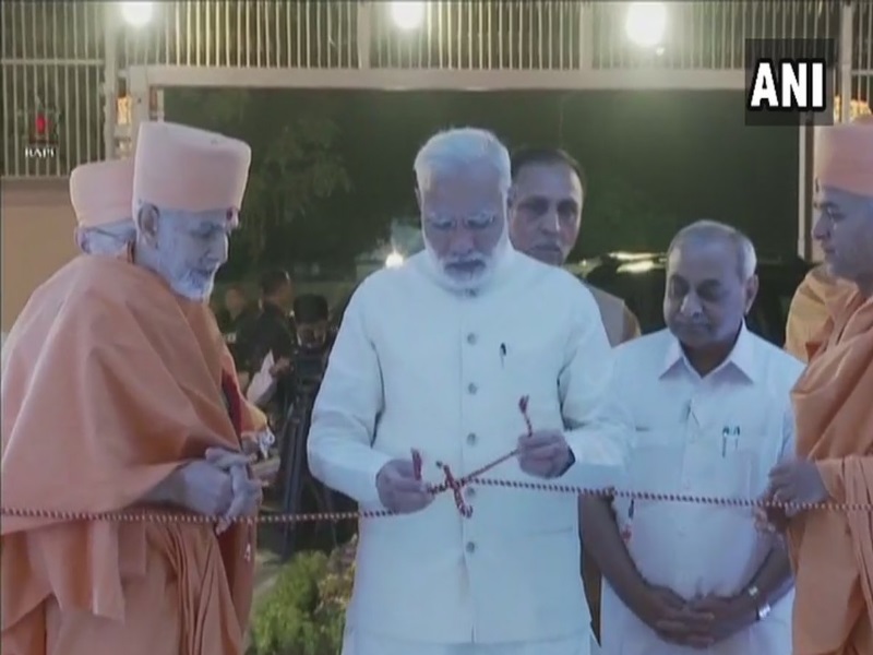 LIVE:अहमदाबाद पहुंचे पीएम मोदी, अक्षरधाम मंदिर की सिल्वर जुबली में होंगे शामिल