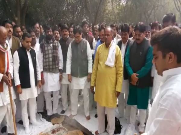 Mulayam family tribute to Ranvir Singh, founder of Saifai fair 