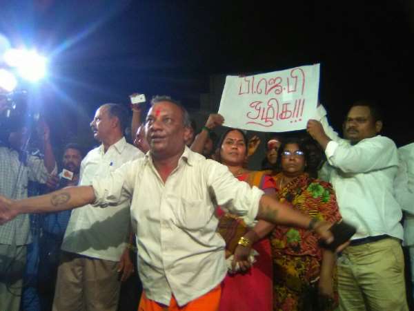 Income Tax raid, Sasikala, Chennai, Poes Garden, jaya tv