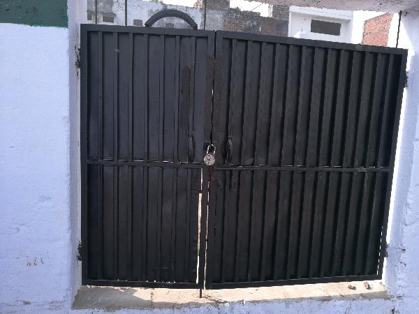 Distressed teachers class on road to protest in bahraich