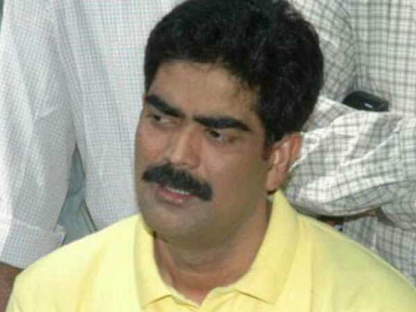 मई के महीने में पिता शहाबुद्दीन का हुआ था निधन