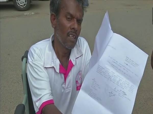 इच्छामृत्यु मांगने वाला शख्स एक पेंटर था लेकिन पेंट करते हुए एक बिल्डिंग से गिरने के बाद उसके शरीर के निचले हिस्से ने काम करना छोड़ दिया और वो व्हीलचेयर पर आ गया।