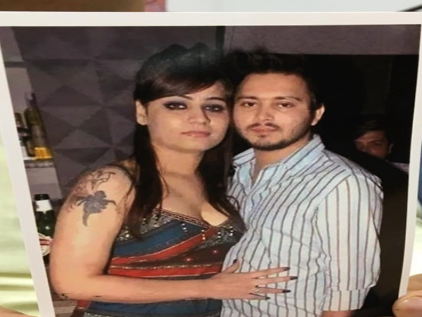 बिहार में तस्वीर वॉर: तेजस्वी बोले पुरानी तस्वीर पर जेडीयू कर रही 'गंदी' राजनीति बिहार में तस्वीर वॉर: तेजस्वी बोले पुरानी तस्वीर पर जेडीयू कर रही 'गंदी' राजनीति