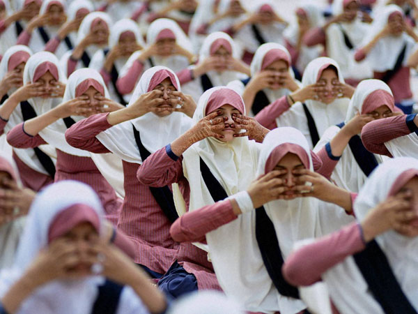 इस मुस्लिम देश ने दिया योग को खेल का दर्जा, खोले जाएंगे सेंटर्स इस मुस्लिम देश ने दिया योग को खेल का दर्जा, खोले जाएंगे सेंटर्स