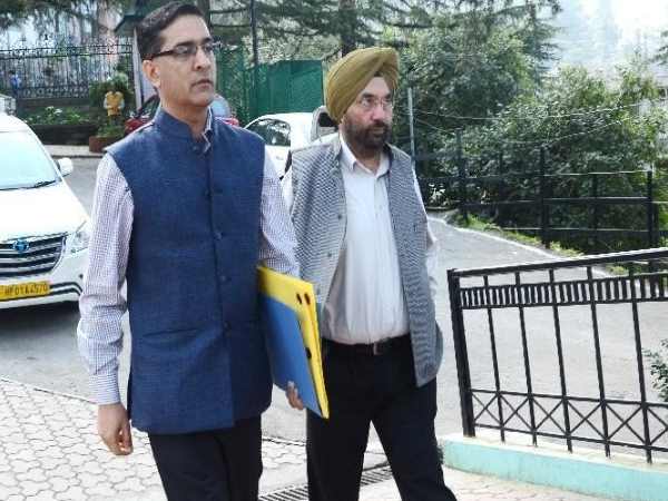 बैंक का नाम सामने आने से और उलझ गया है मामला