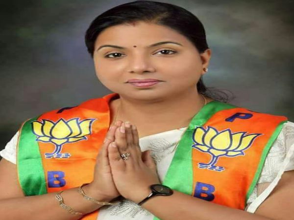 नगर पालिका रामनगर में कांग्रेस की बागी प्रत्याशी रेखा शर्मा ने जीत हासिल की