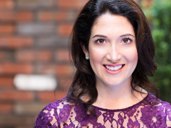 अभद्र टिप्पणियां कर रहा था व्यक्ति