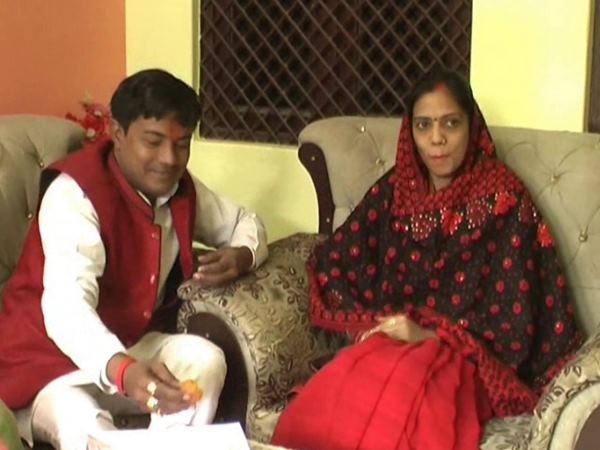 पत्नी ने बचा दी नेतागिरी