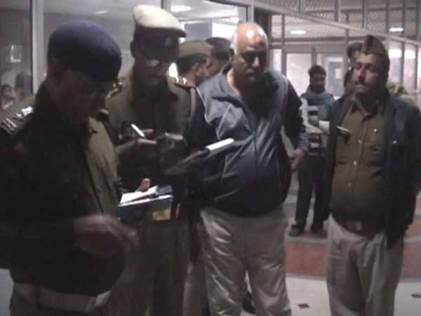 दस हजार का इनाम, 33 केस दर्ज