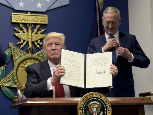 पाक दौरे पर रक्षा सचिव पाक दौरे पर रक्षा सचिव