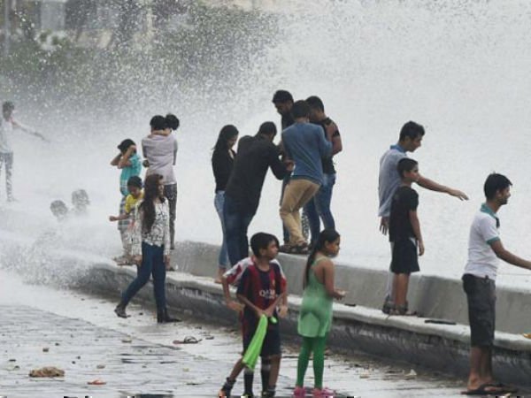 चक्रवाती तूफान ओखी का असर