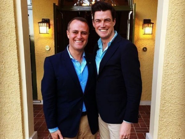 सभी के सामने पूछा, 'विल यू मैरी मी?'