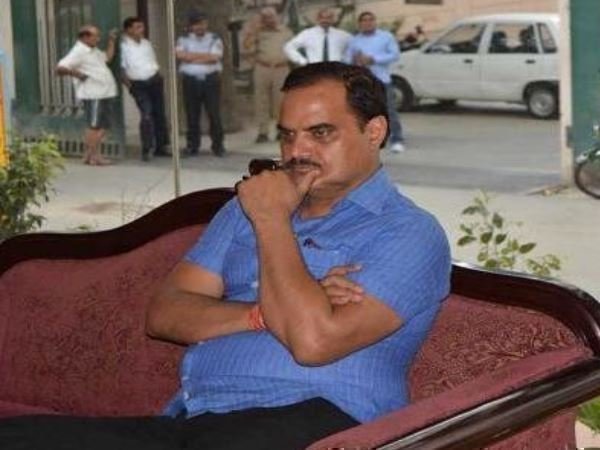 हार्ईकोर्ट ने बढ़ा दी आरएस यादव की मुश्किल हार्ईकोर्ट ने बढ़ा दी आरएस यादव की मुश्किल