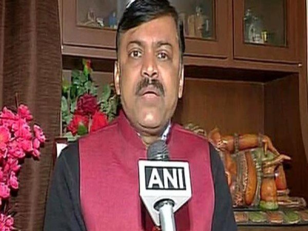 भाजपा नेता ने साधा निशाना