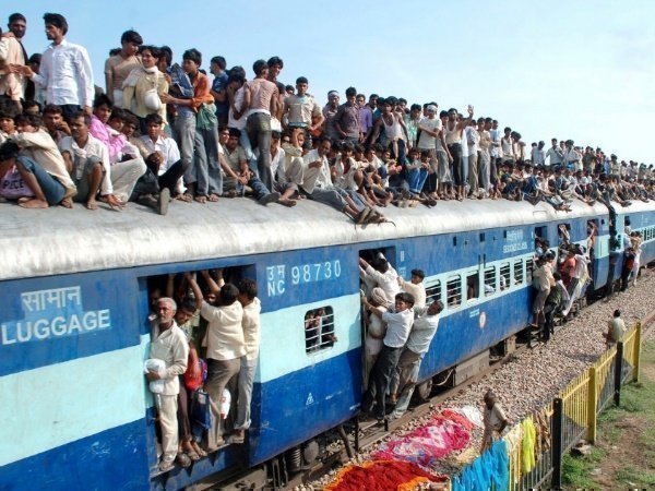 रोज ढाई करोड़ से ज्यादा लोग करते हैं सफर