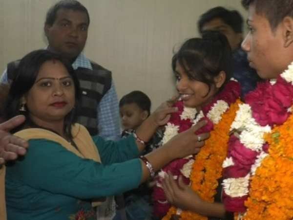 आशी के पिता ने लिए उधार