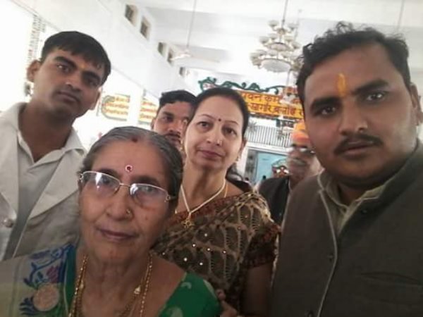 नवविवाहित दंपति जोड़ों के बीच पहुंची जशोदाबेन