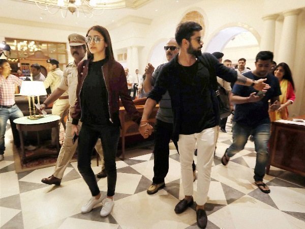 15 दिसंबर को निजी समारोह में मिलान में शादी करेंगे