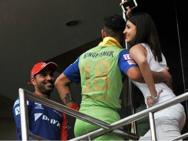 पड़ोसियों को चुप रहने की हिदायत