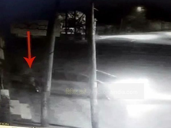 तेज रफ्तार कार को नहीं कर पाया नियंत्रित तेज रफ्तार कार को नहीं कर पाया नियंत्रित