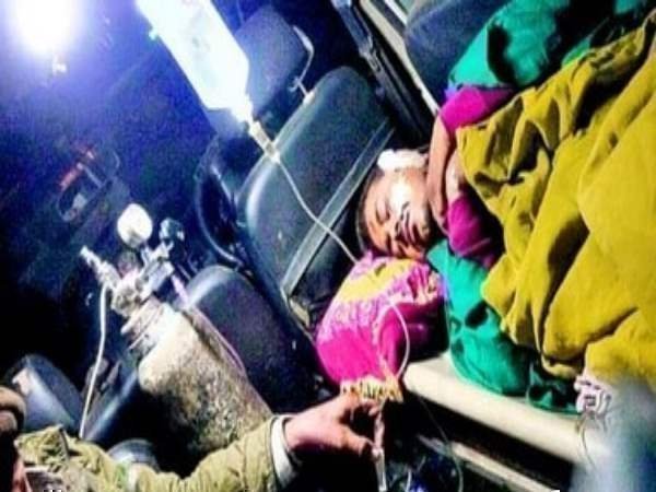 बुरी तरह से पीटने के बाद पुल के नीचे फेंका