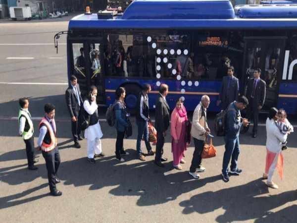 भरूच में लड़की के साथ सेल्फी की खूब हुई थी चर्चा 