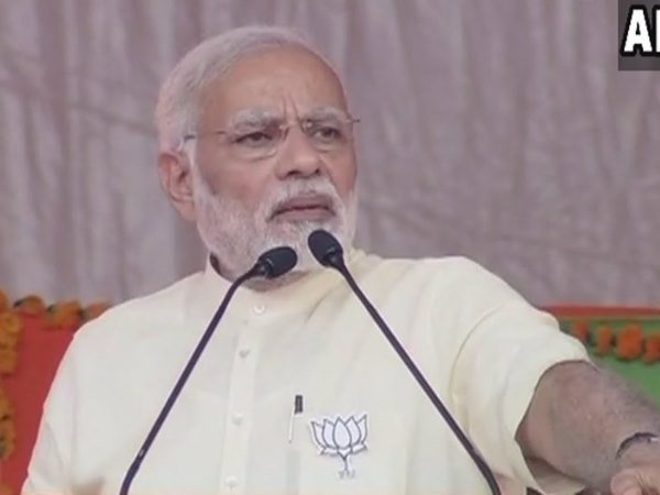 मुसलमानों की तरह पटेलों को भी छलेंगी कांग्रेस: मोदी मुसलमानों की तरह पटेलों को भी छलेंगी कांग्रेस: मोदी