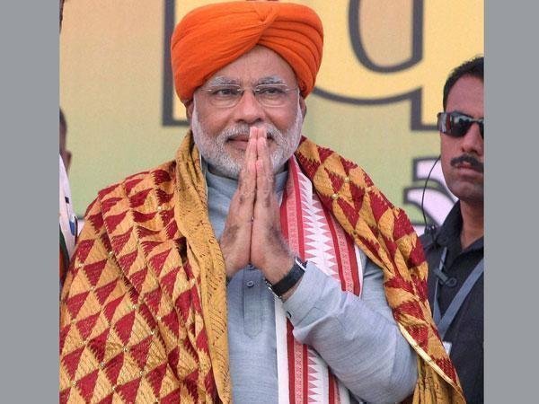 मोदी कर रहे हैं कांग्रेस पर जमकर हमले मोदी कर रहे हैं कांग्रेस पर जमकर हमले