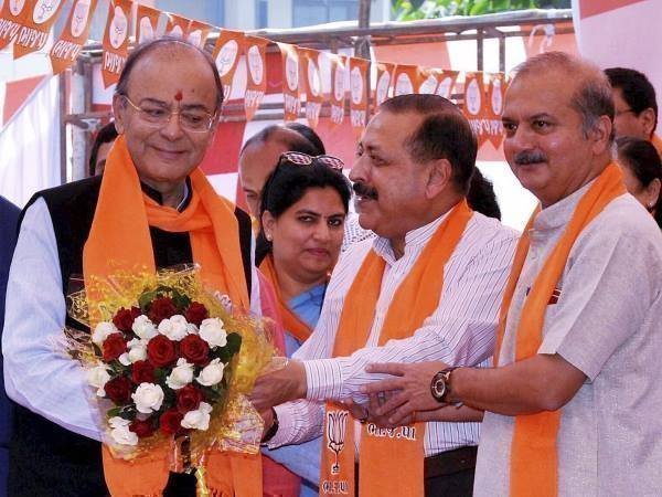 विभाजनकारी एजेंडा चुन रहे हैं विभाजनकारी एजेंडा चुन रहे हैं