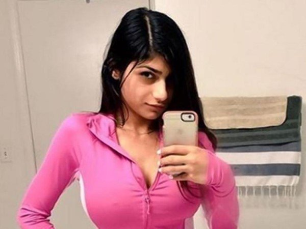 मियां की हुई आलोचना