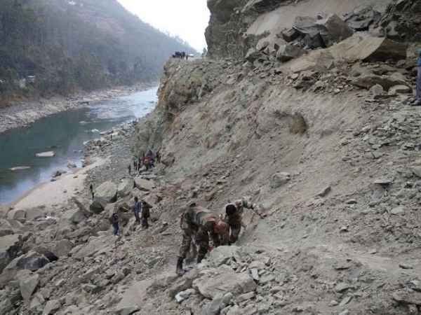 कुल्लू बंजार में भी हादसा