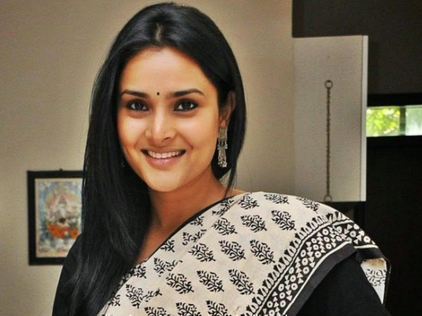 सोशल मीडिया और डिजिटल विंग को कर रही हैं लीड सोशल मीडिया और डिजिटल विंग को कर रही हैं लीड