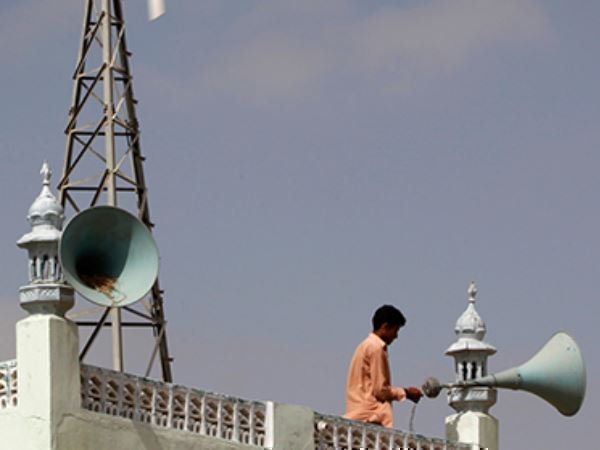  अधिक आवाज में नहीं बजाया जा सकता स्पीकर