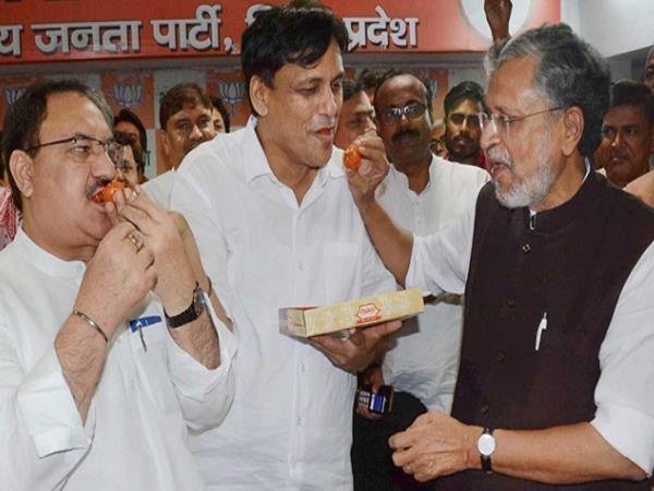 सुशील मोदी पर 10 करोड़ की मानहानि 