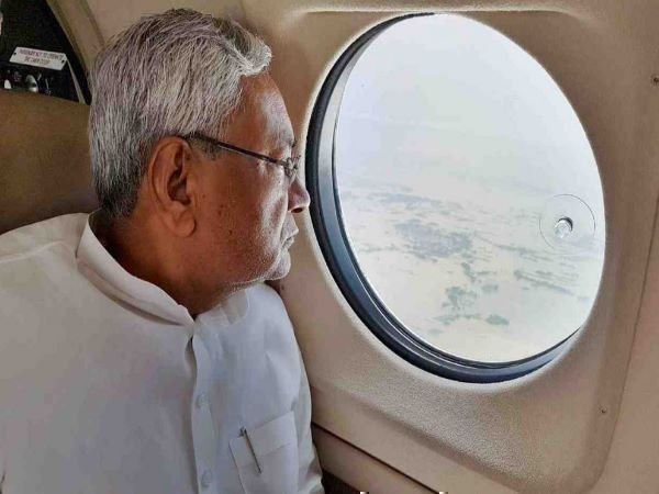 बिहार ने बाढ़ की वीभत्सता भी दिखाई