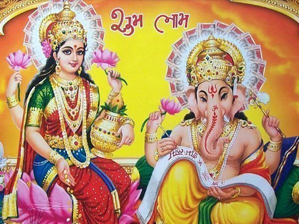 धन की बचत के लिए करें लक्ष्मी जी के मंत्र का जाप 
